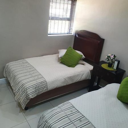 Mi Casa Guest House Uitenhage Εξωτερικό φωτογραφία