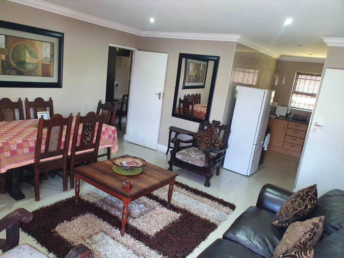 Mi Casa Guest House Uitenhage Εξωτερικό φωτογραφία
